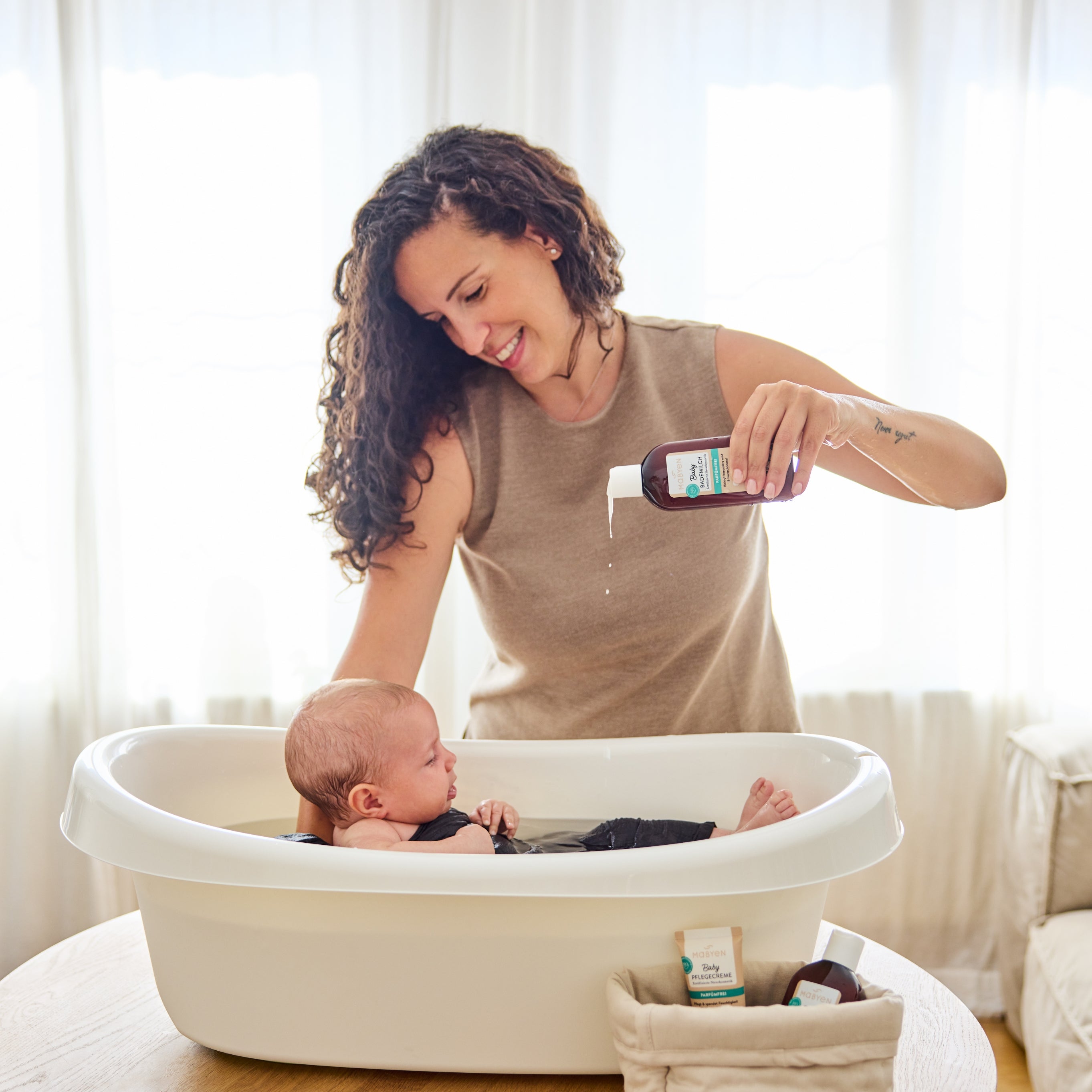 Mama Baby Baby_Bademilch in Badewanne