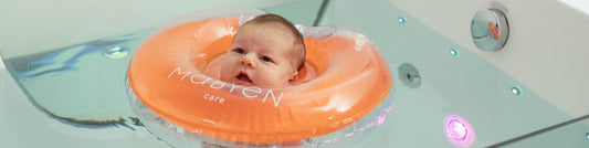 Baby Floating im Sommer