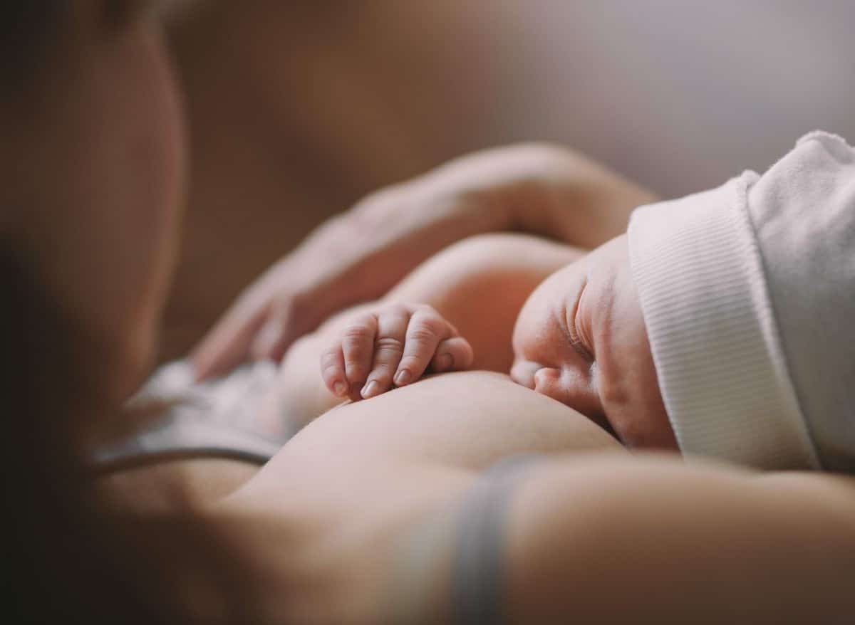 Der Milcheinschuss: Tipps für den Stillstart