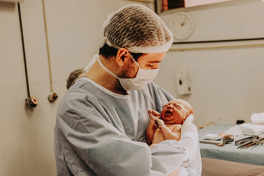 Babyfreundliches Krankenhaus: So unterstützt es das Baby Bonding