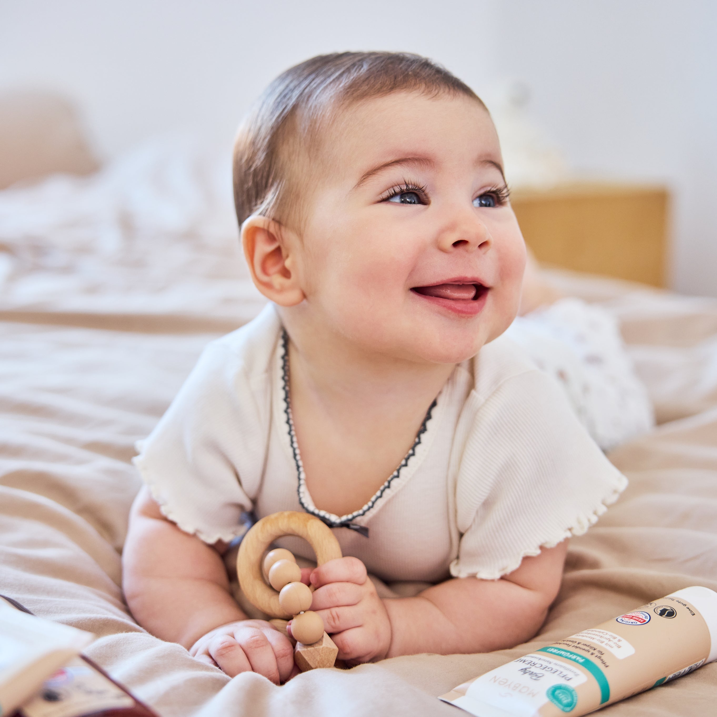 Zwei Proben der Mabyen Baby Pflegecreme für sanfte Feuchtigkeitspflege