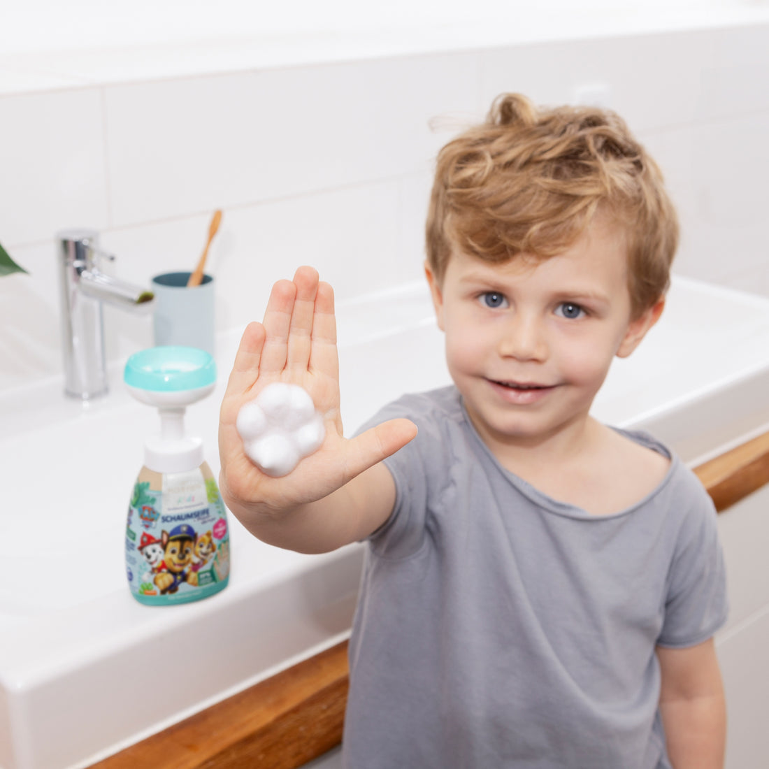 Kind Kids Schaumseife weiß Pfotenstempel